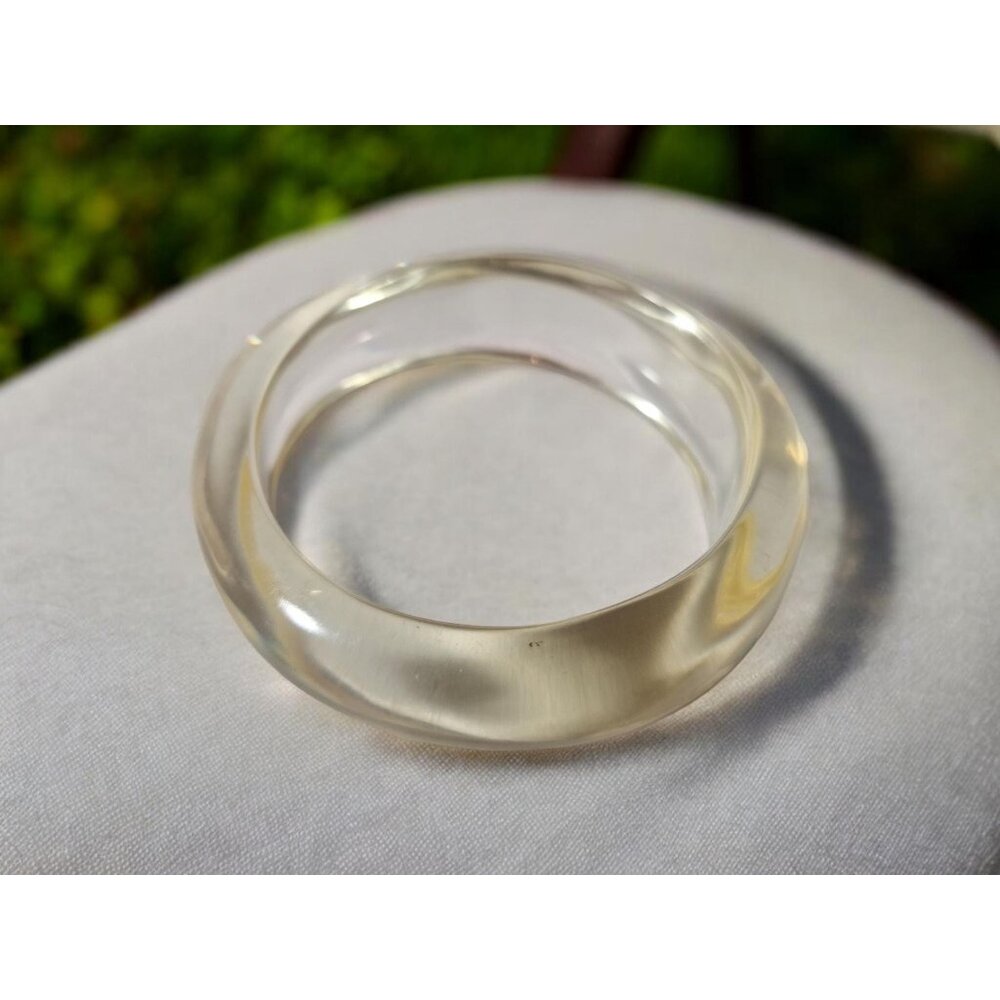 Vintage Lucite Bangle, 1950's Chunky Bracelet, Clear Retro Fashion Jewelry - Picture 4 of 9